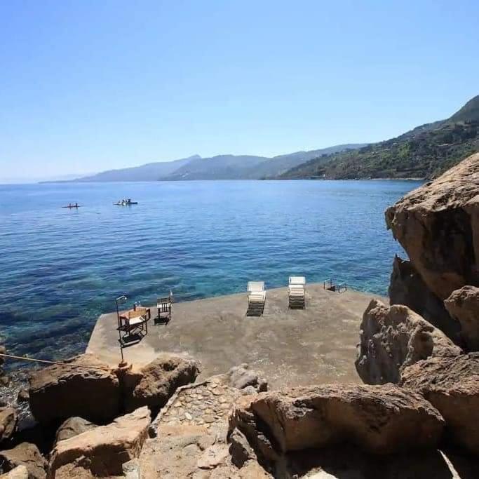 Апартаменты Kalura Sea House Чефалу Экстерьер фото